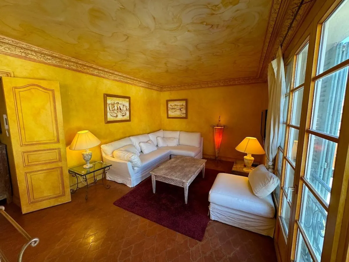 Appartement Place Des Lices, Saint-Tropez